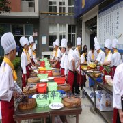 2018年成都学中西餐制作专业到成都厨师职业学校